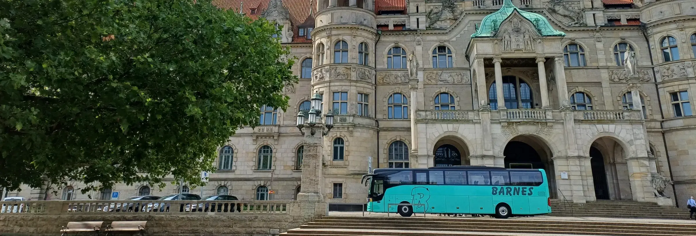 coach by cathedral